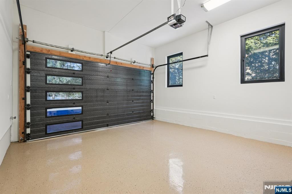 property viewer photo 44