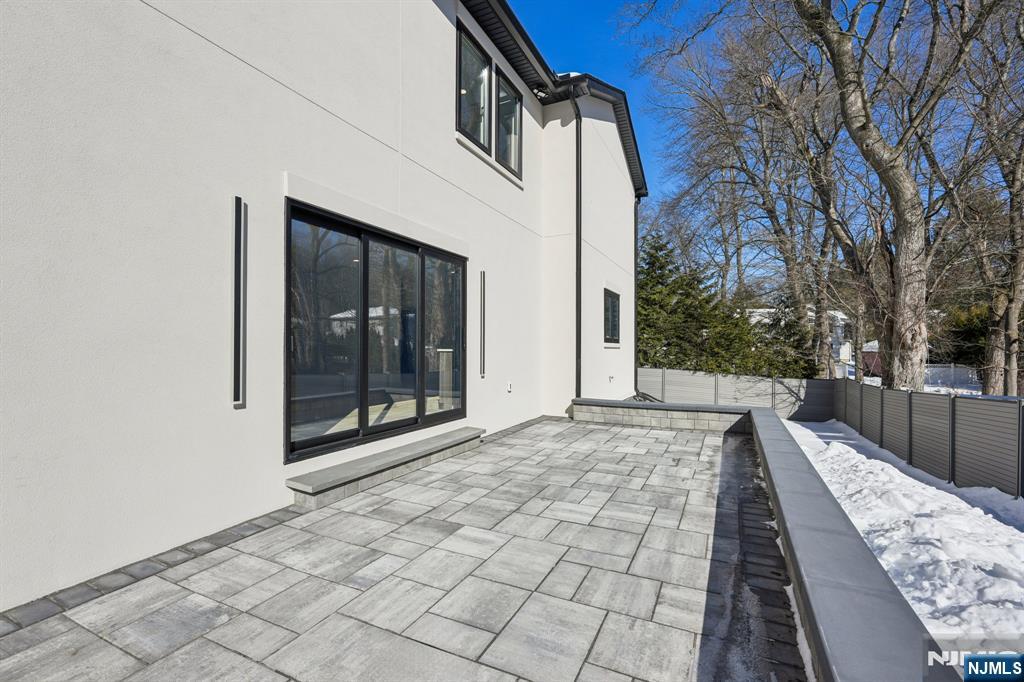 property viewer photo 46