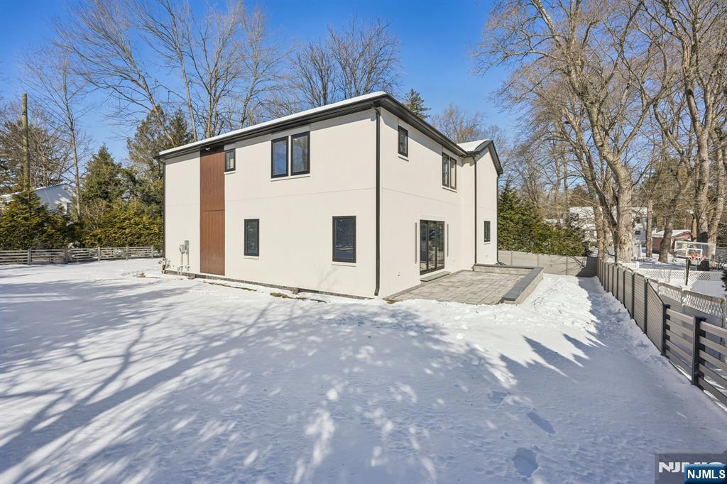 property viewer photo 48
