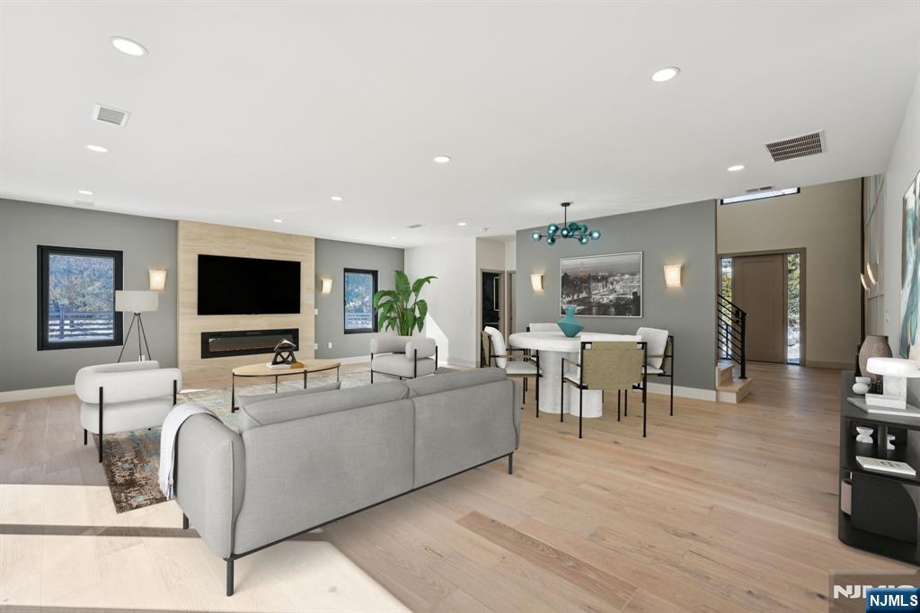 property viewer photo 6