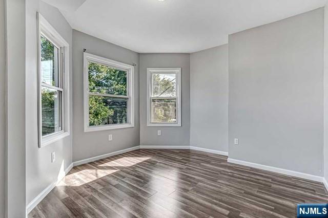 property viewer photo 3