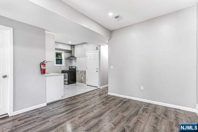property viewer photo 8