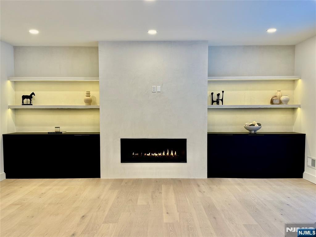 property viewer photo 1