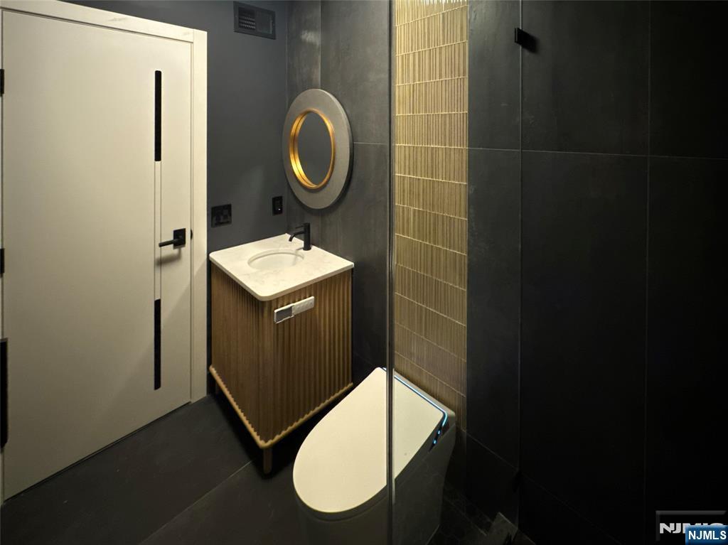 property viewer photo 15