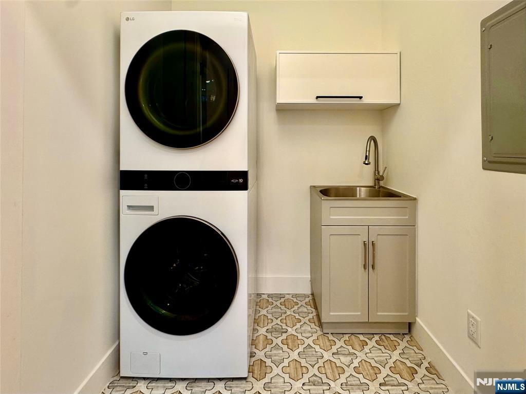 property viewer photo 18