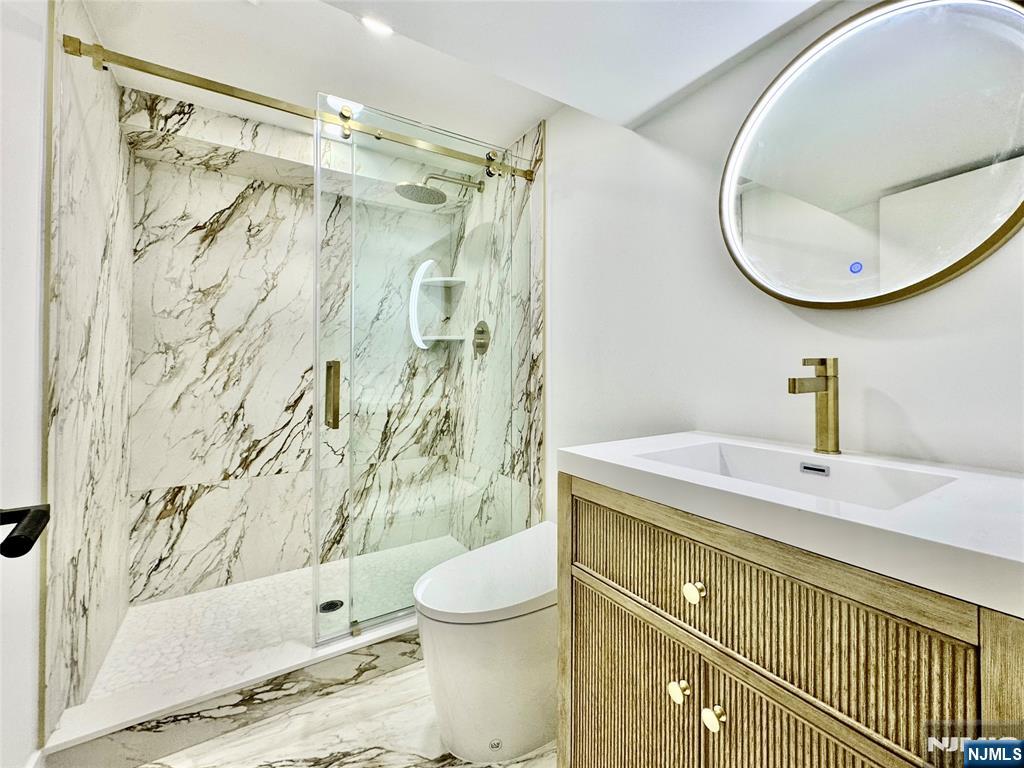 property viewer photo 22
