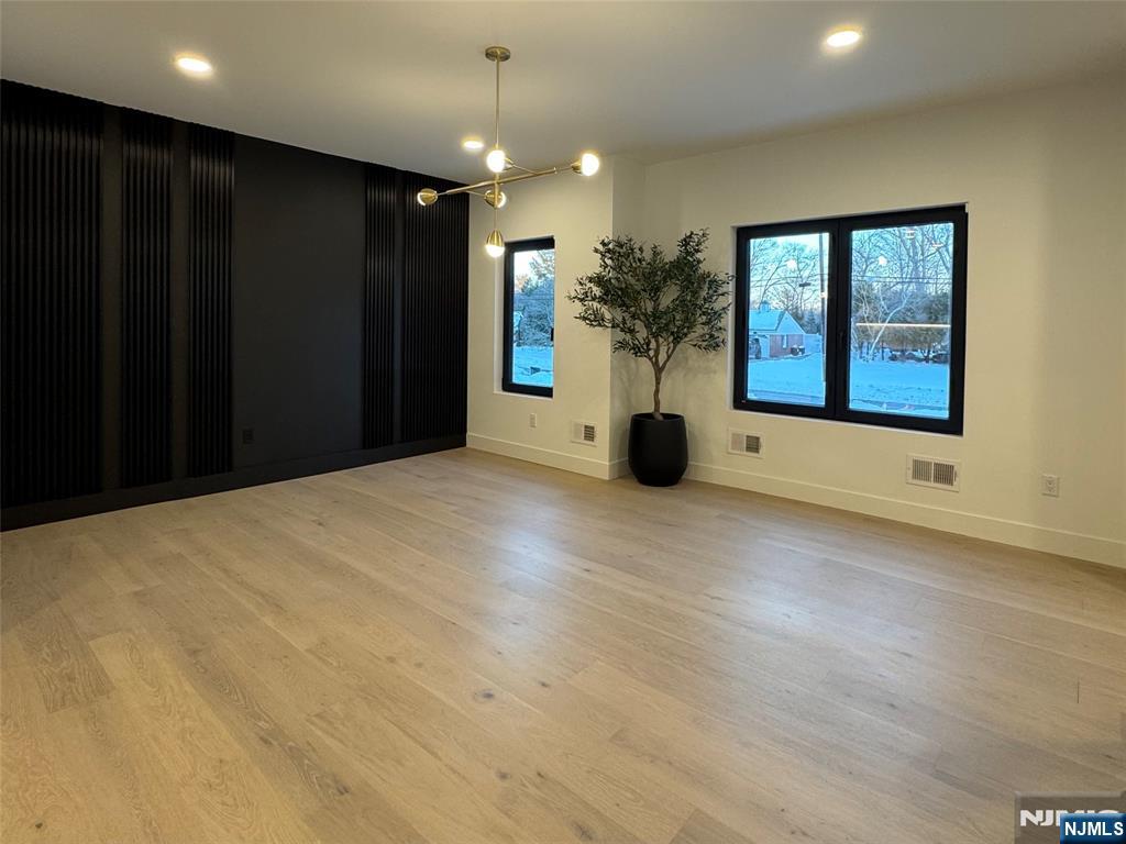 property viewer photo 7