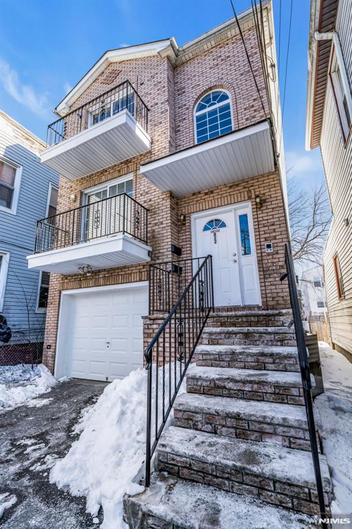 main property photo 0