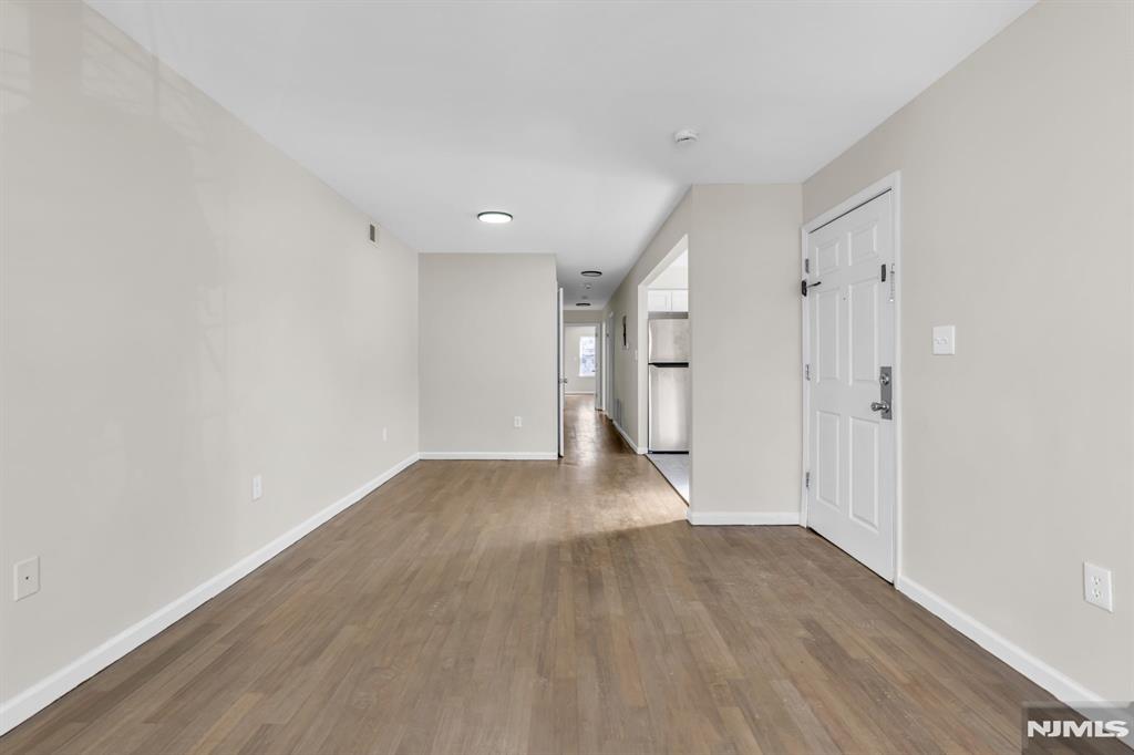 property viewer photo 11