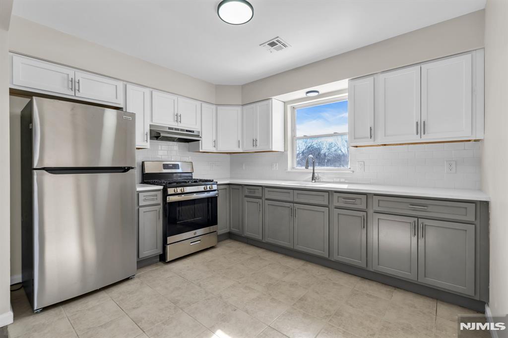 property viewer photo 2