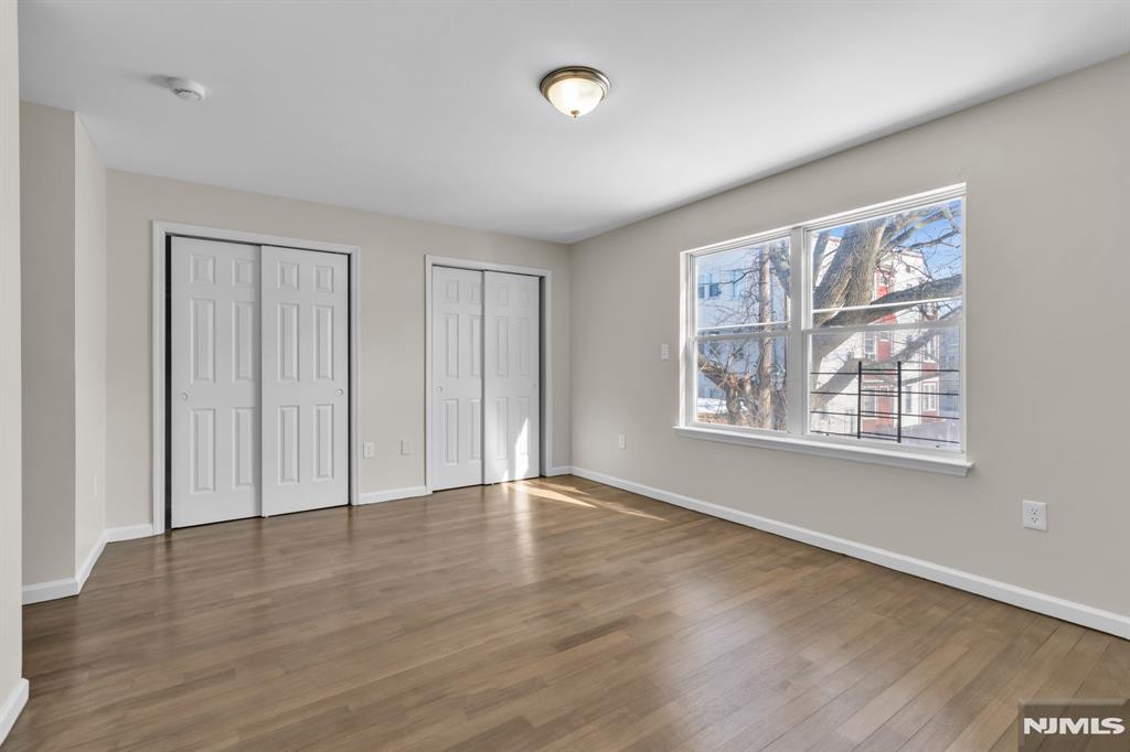 property viewer photo 22