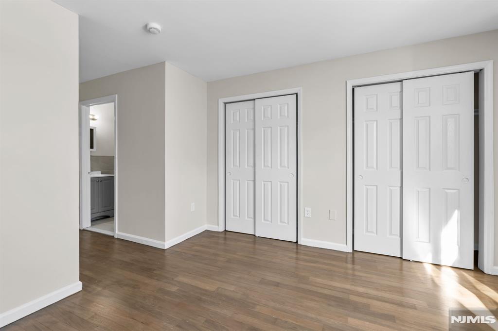 property viewer photo 23