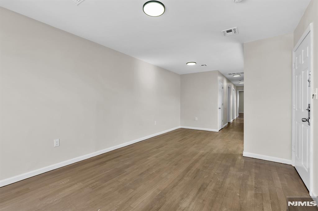property viewer photo 24