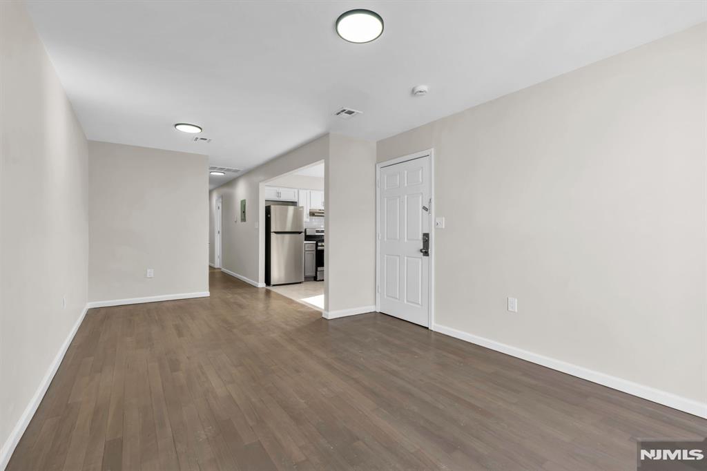 property viewer photo 25