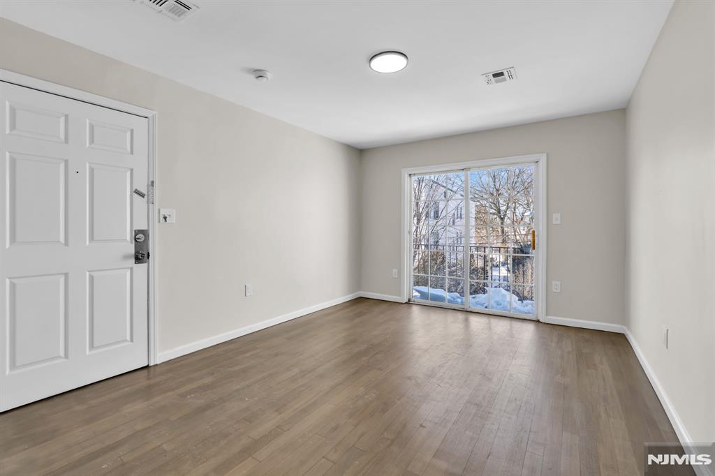 property viewer photo 29