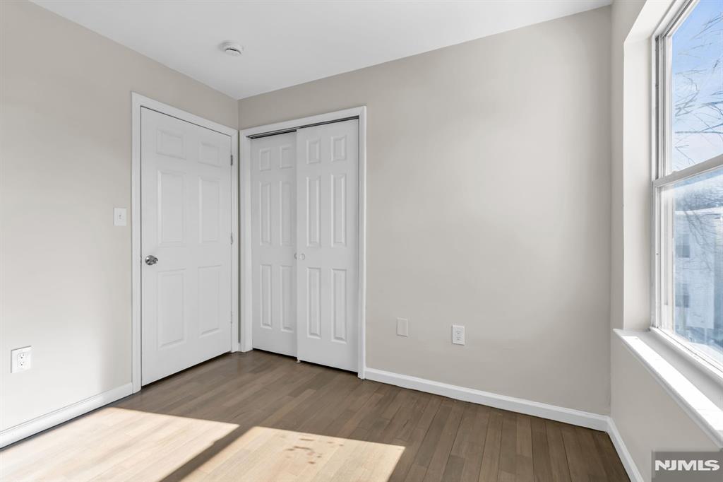 property viewer photo 30