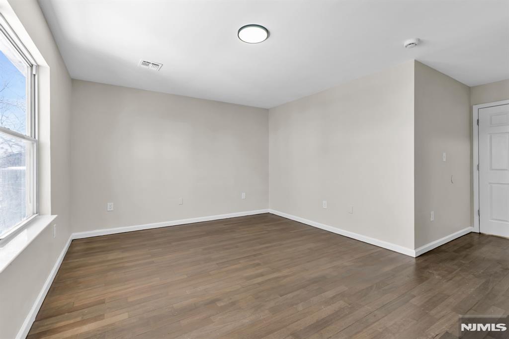 property viewer photo 39