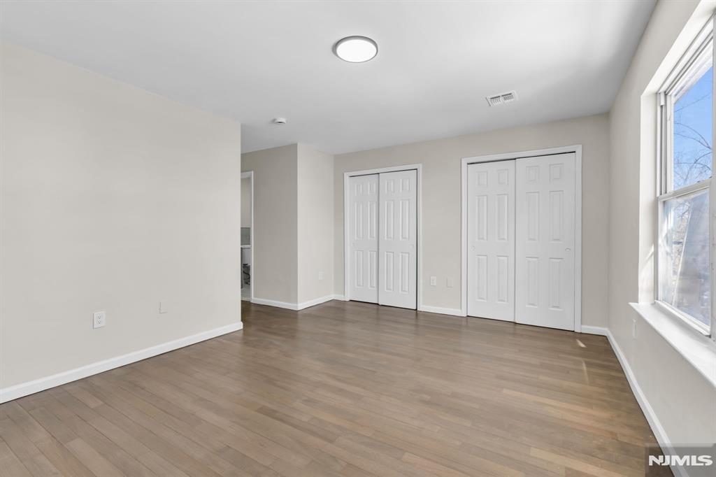 property viewer photo 40