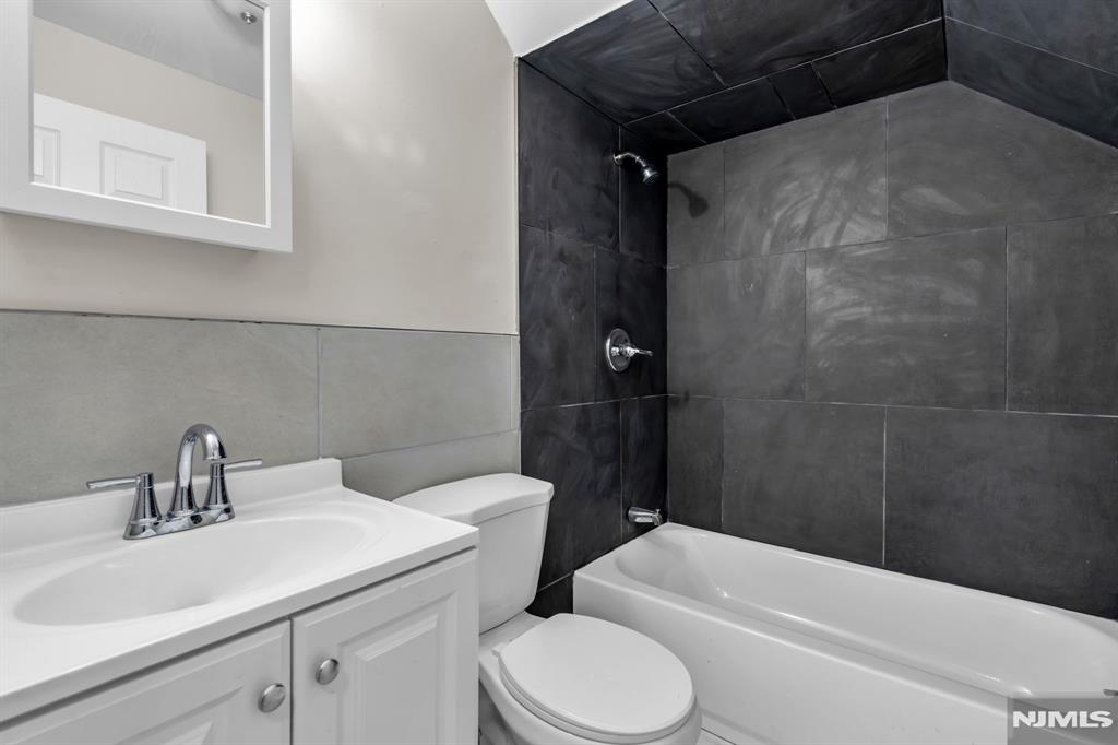 property viewer photo 43