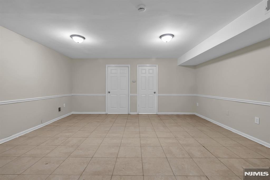 property viewer photo 44