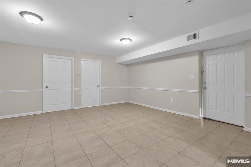 property viewer photo 45
