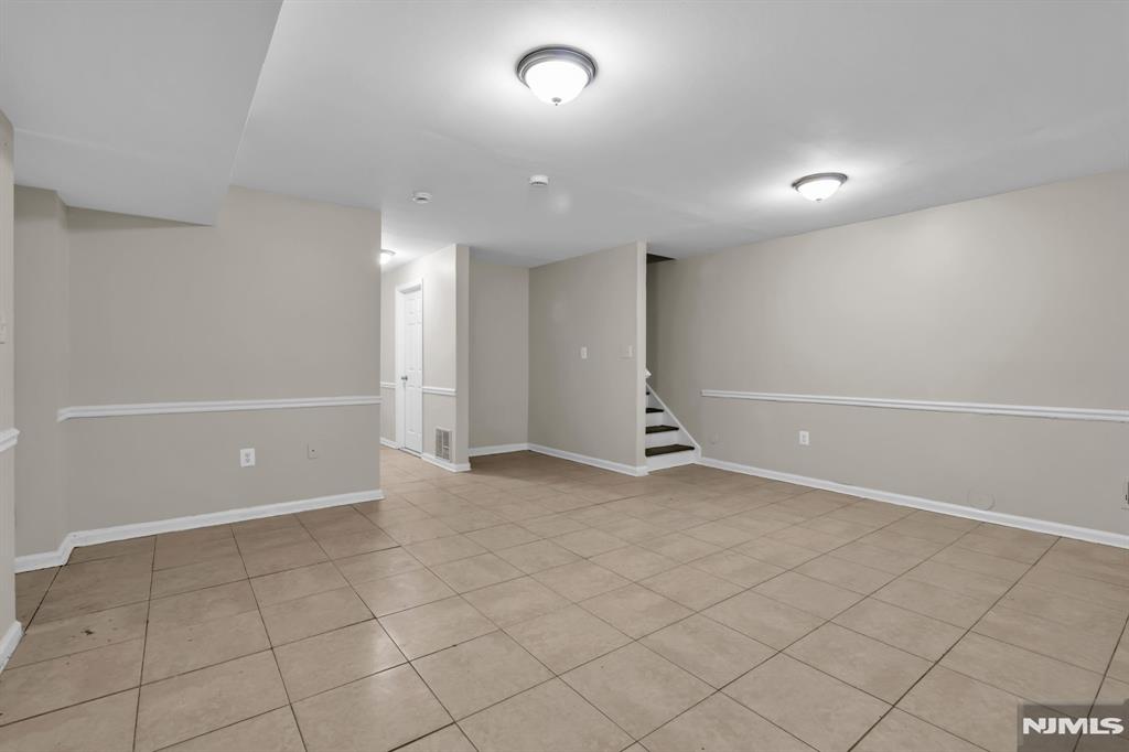 property viewer photo 47