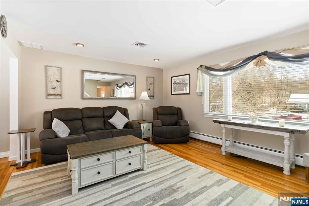 property viewer photo 10