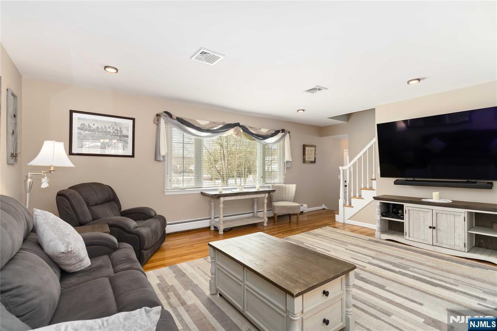 property viewer photo 11