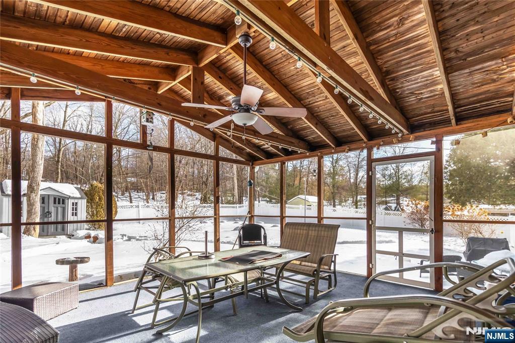 property viewer photo 36