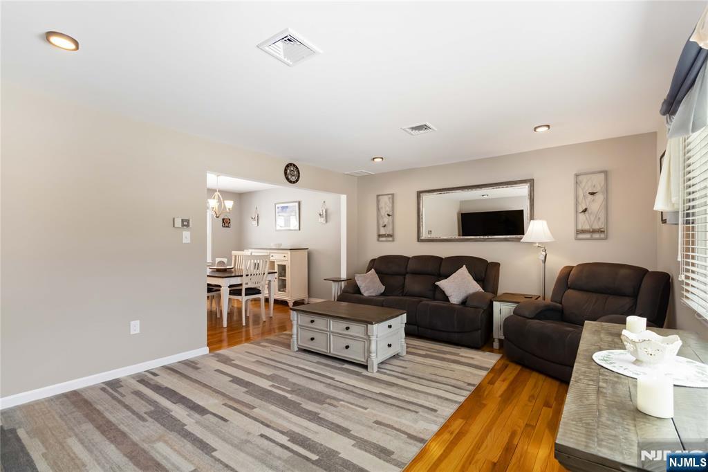 property viewer photo 8
