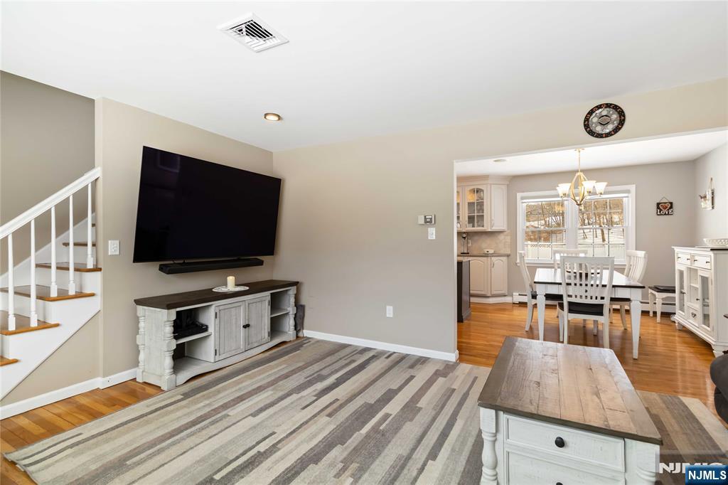 property viewer photo 9