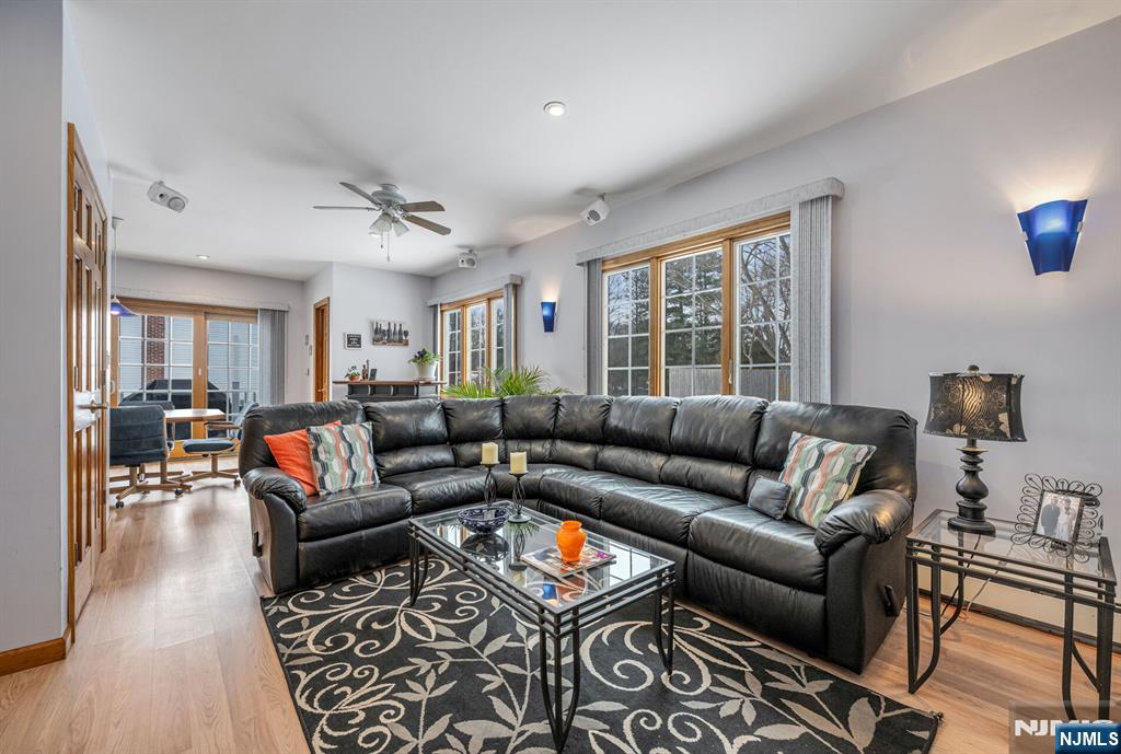 property viewer photo 22