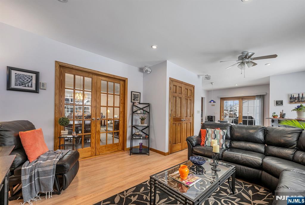 property viewer photo 23