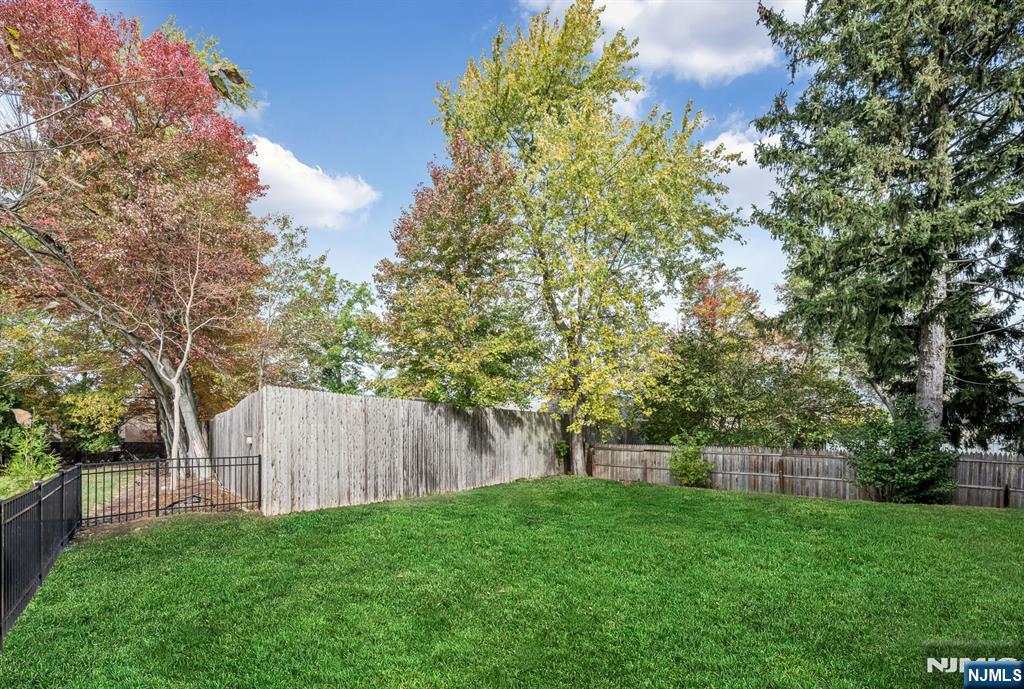 property viewer photo 35