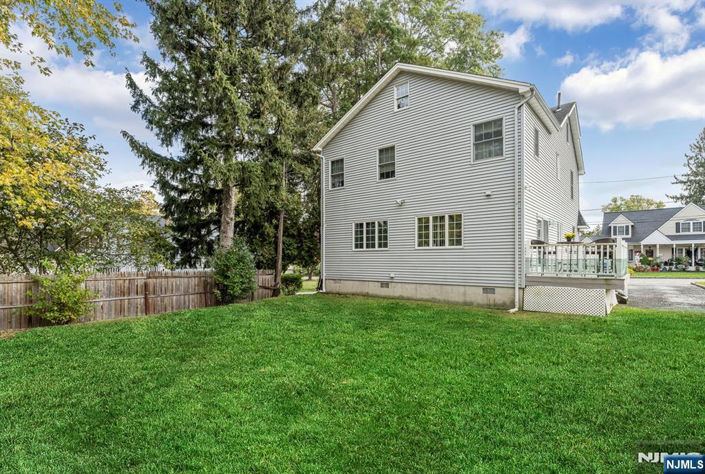 property viewer photo 36