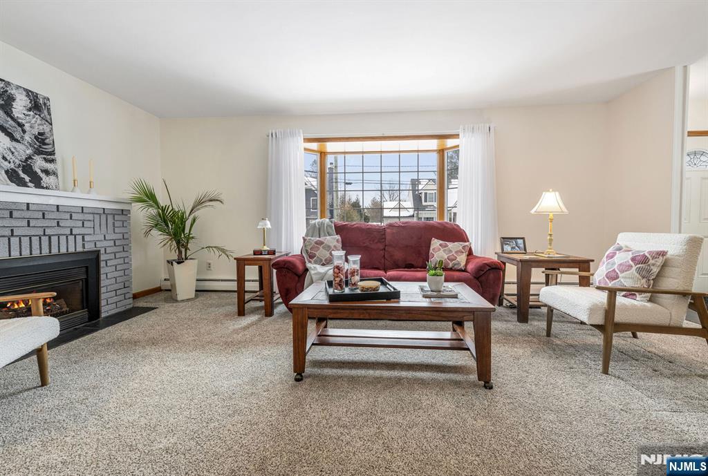 property viewer photo 7