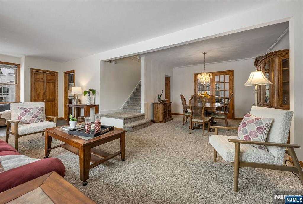 property viewer photo 9