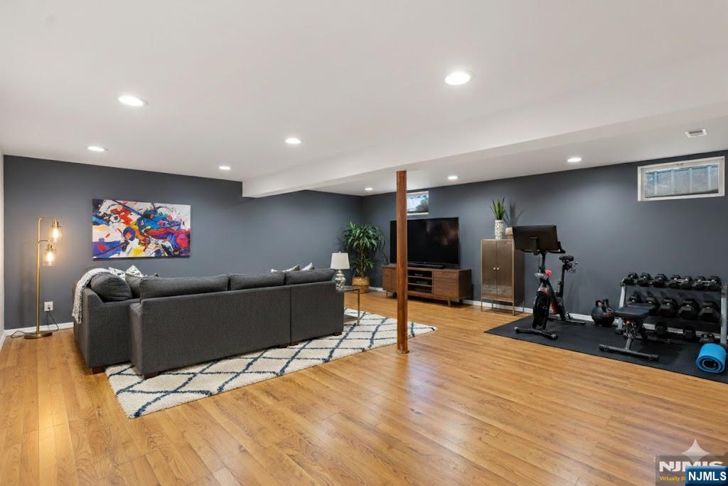 property viewer photo 11