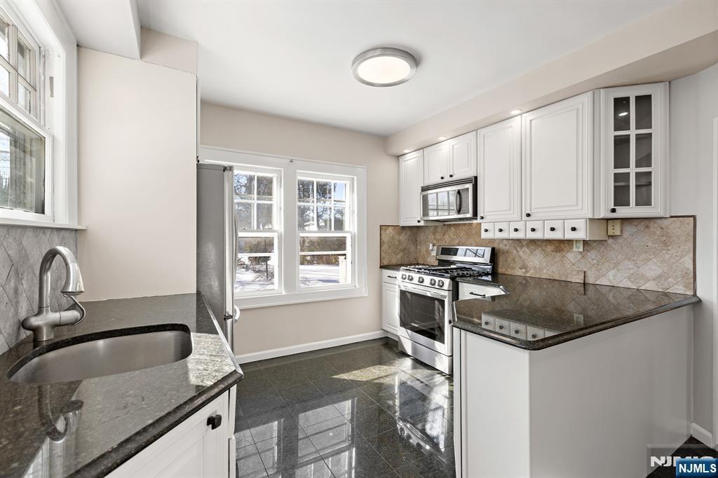 property viewer photo 2