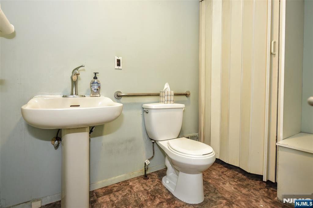 main property photo 24