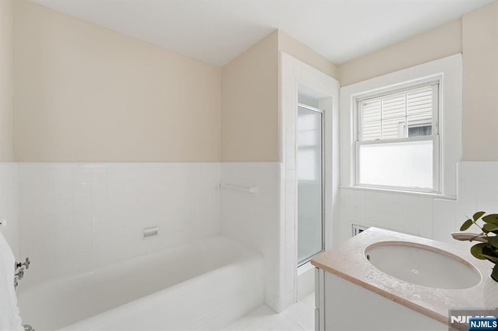 property viewer photo 22