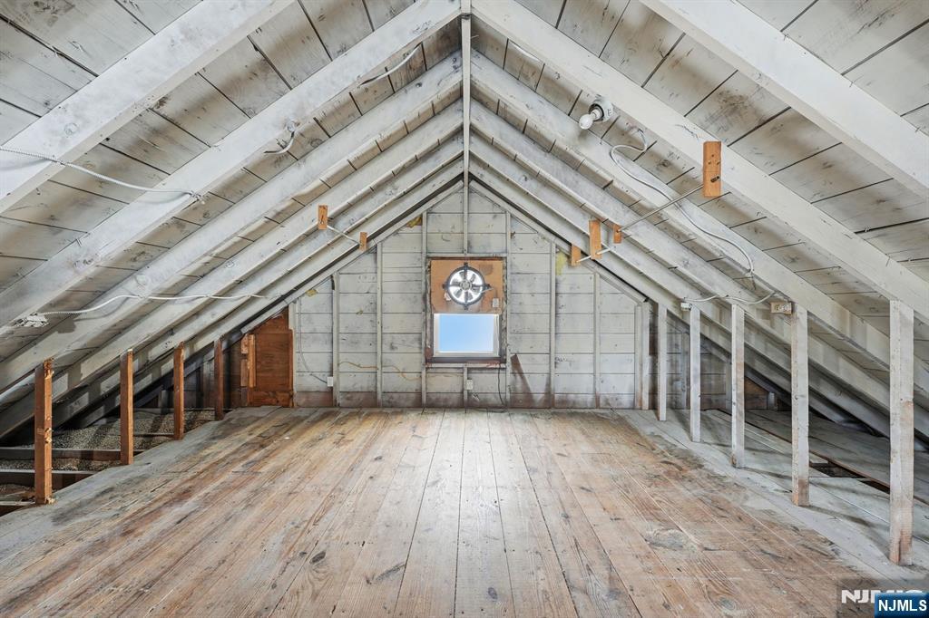 property viewer photo 24