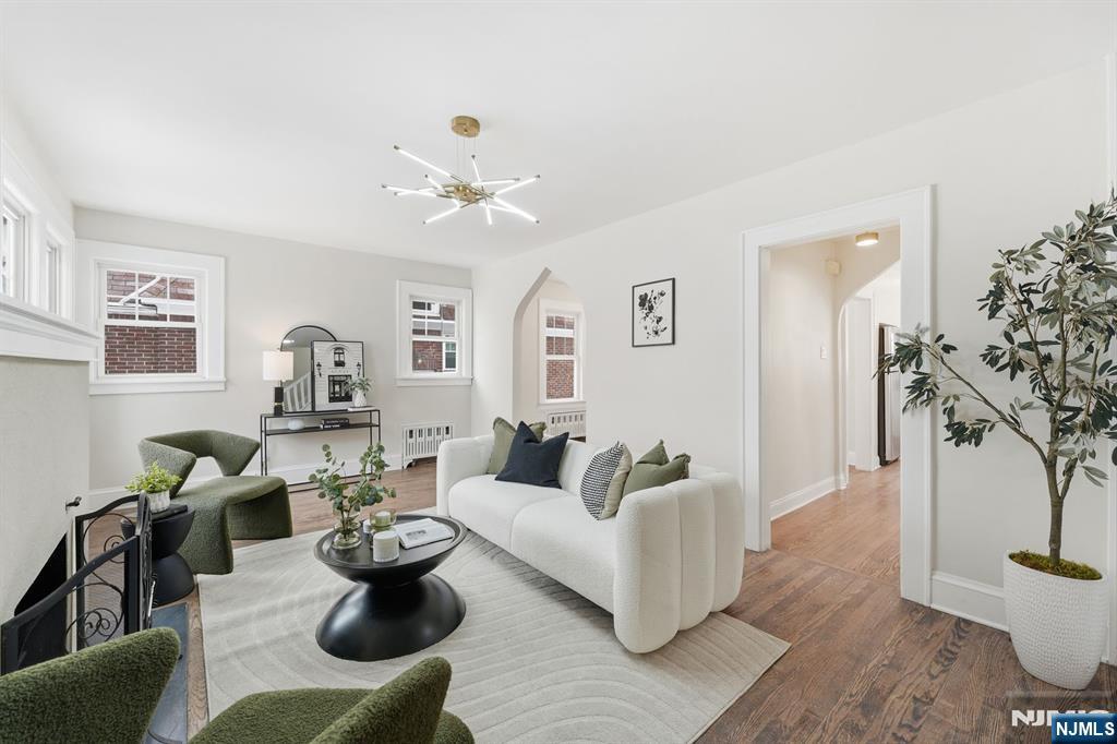 property viewer photo 4