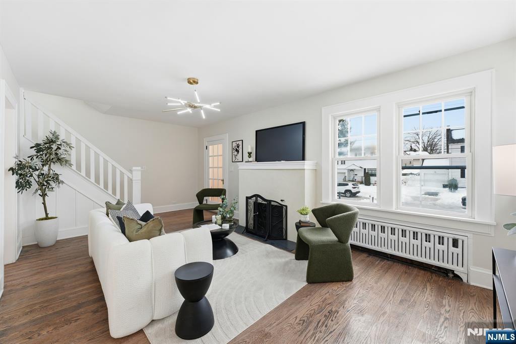 property viewer photo 5