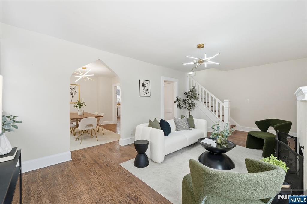 property viewer photo 6