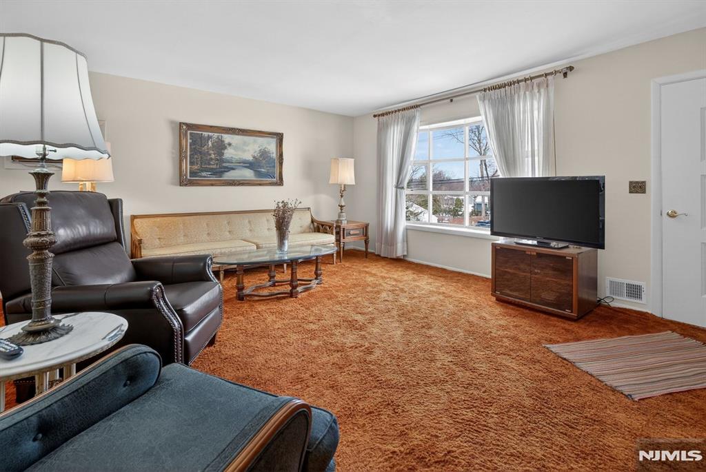 property viewer photo 10