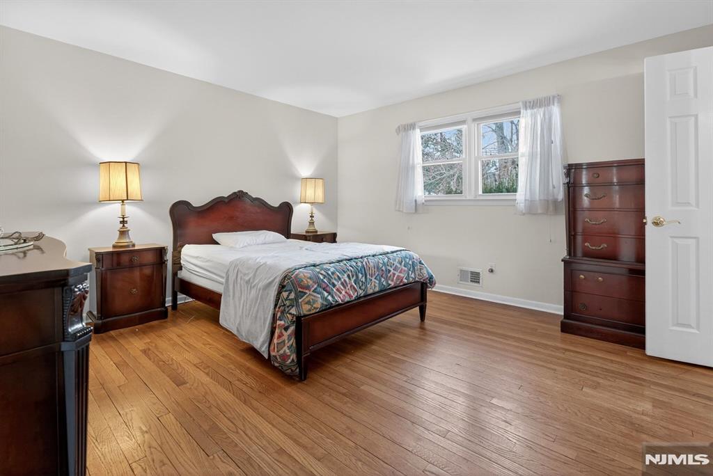 property viewer photo 13