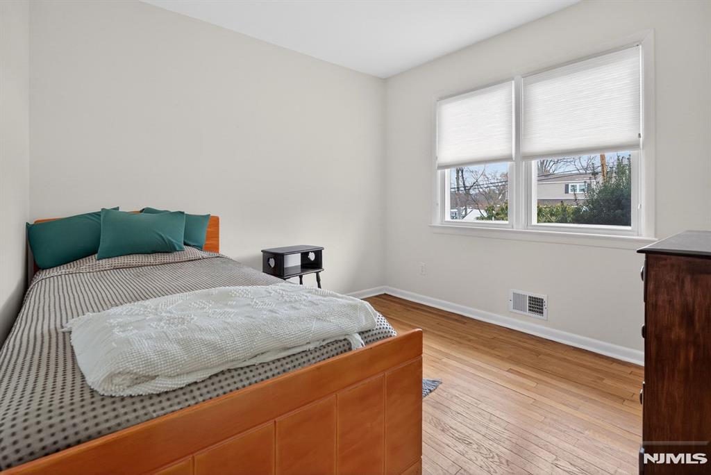property viewer photo 16