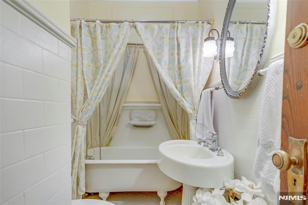 property viewer photo 13