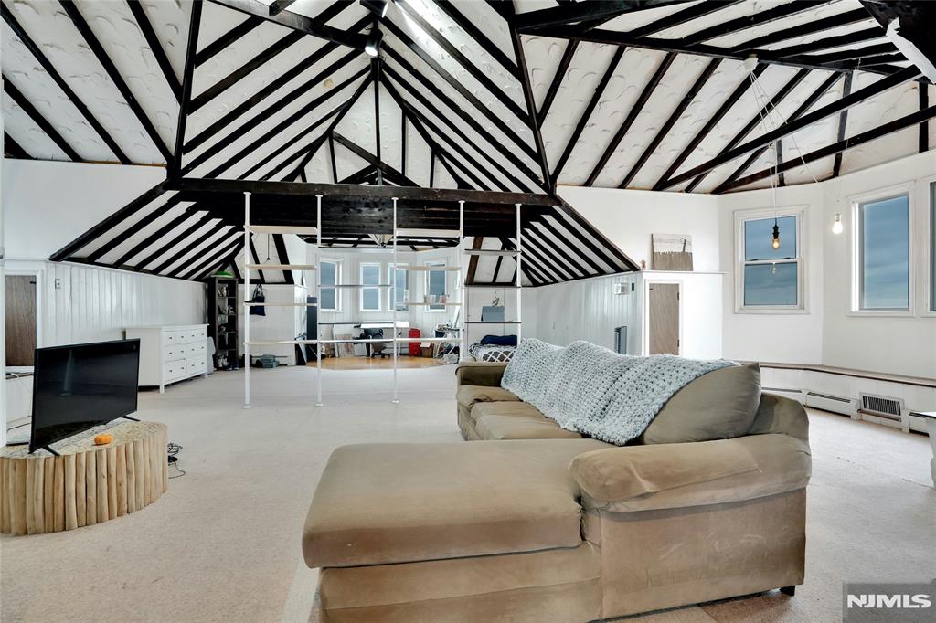 property viewer photo 16
